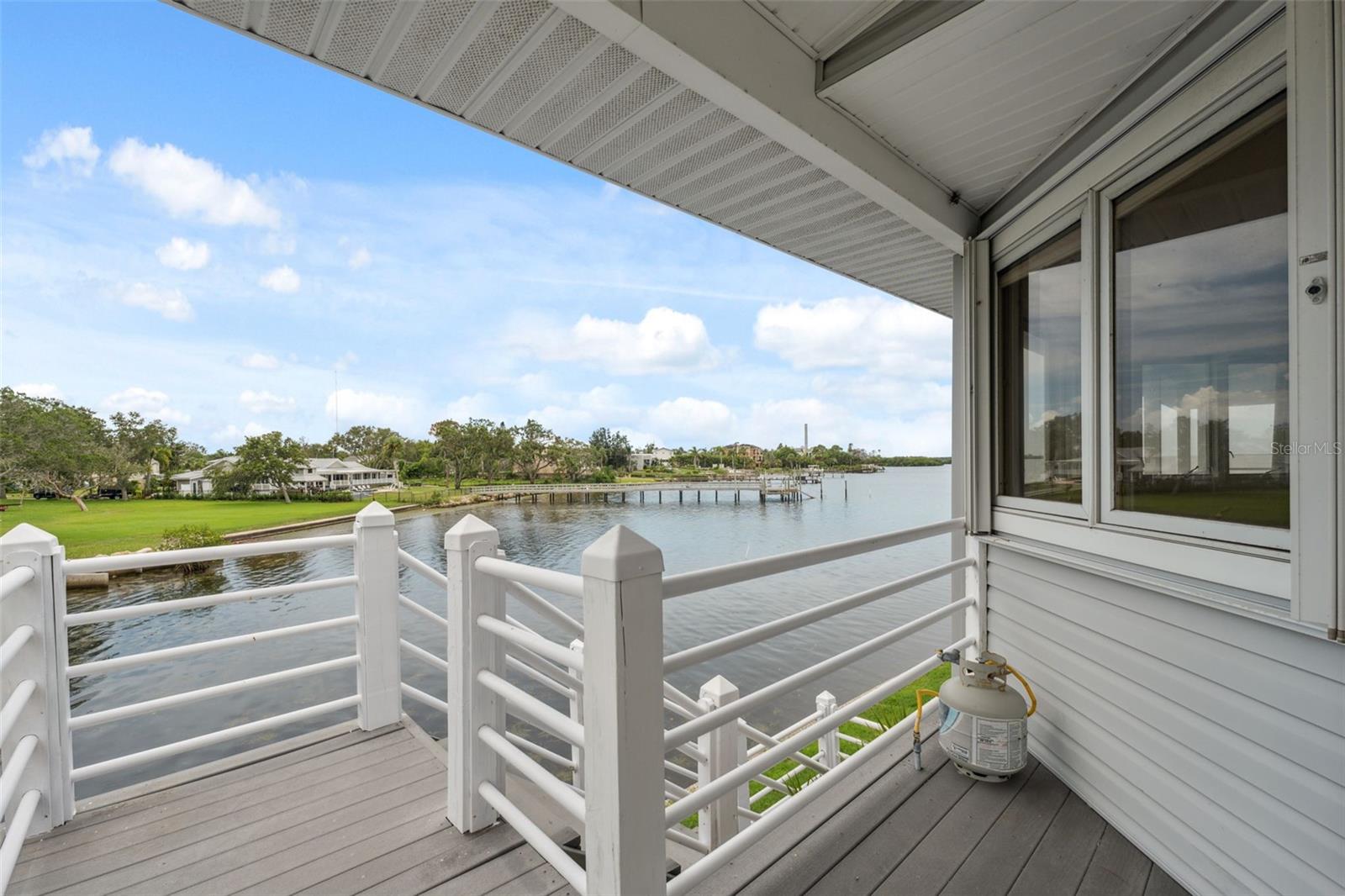 Listing photo id 44 for 1906 Gulfview Drive