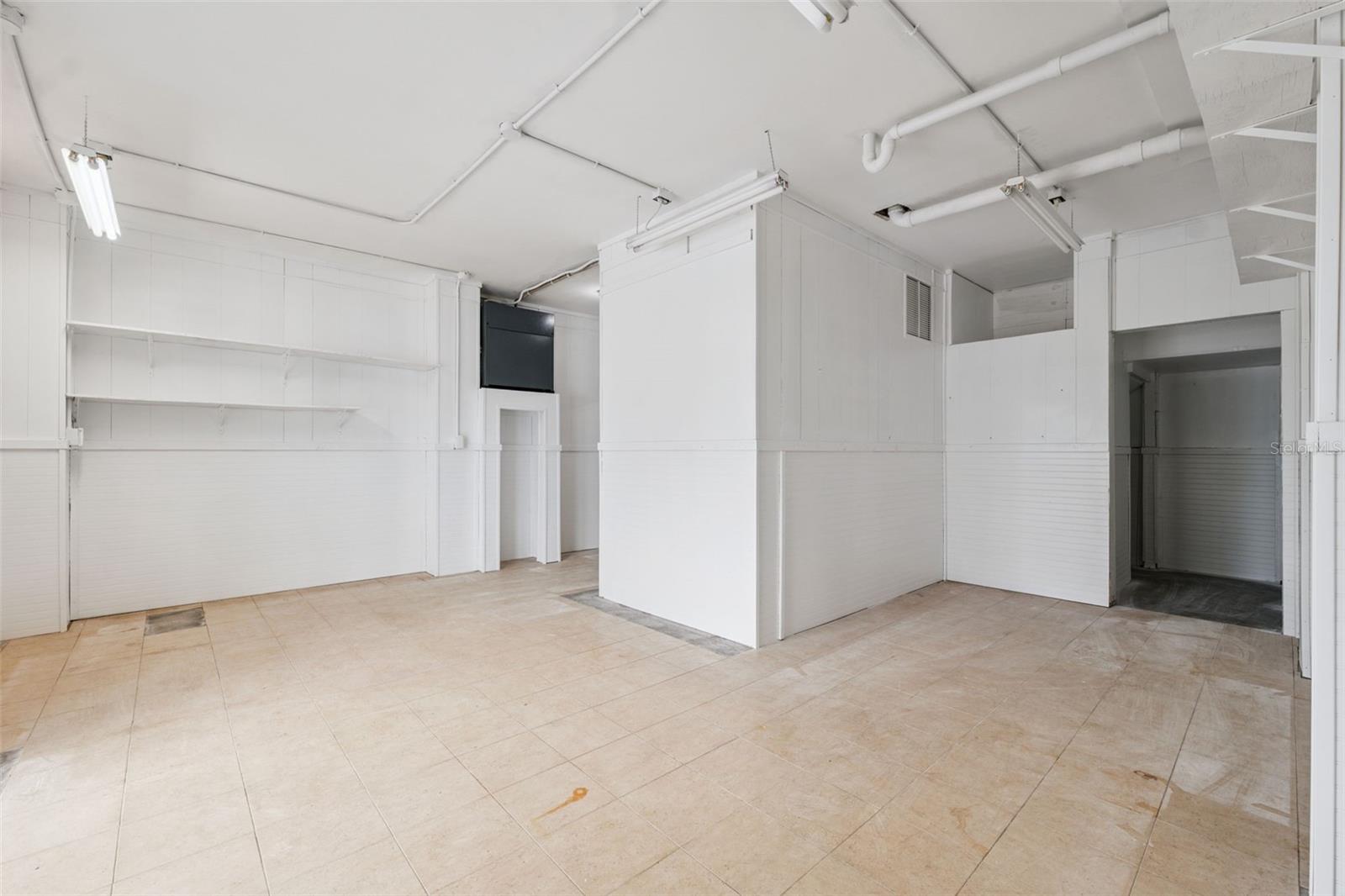 Listing photo id 53 for 1906 Gulfview Drive