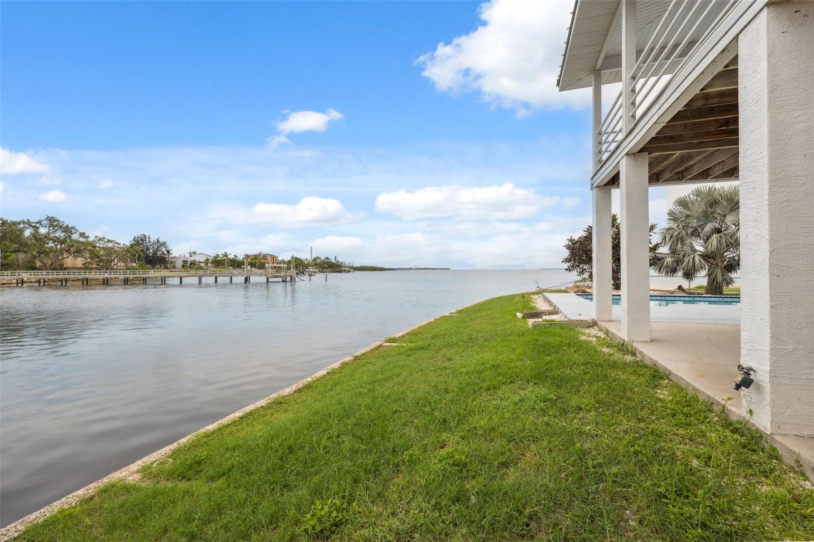 Listing photo id 58 for 1906 Gulfview Drive