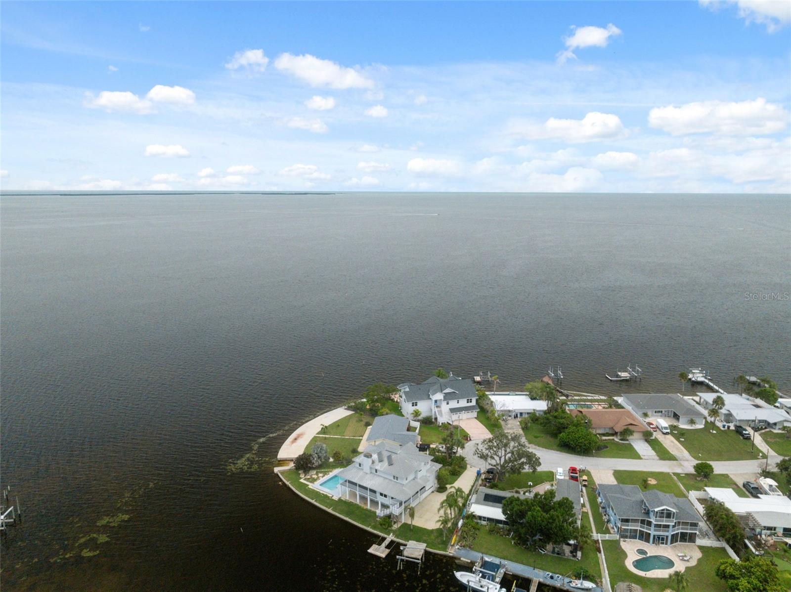 Listing photo id 61 for 1906 Gulfview Drive