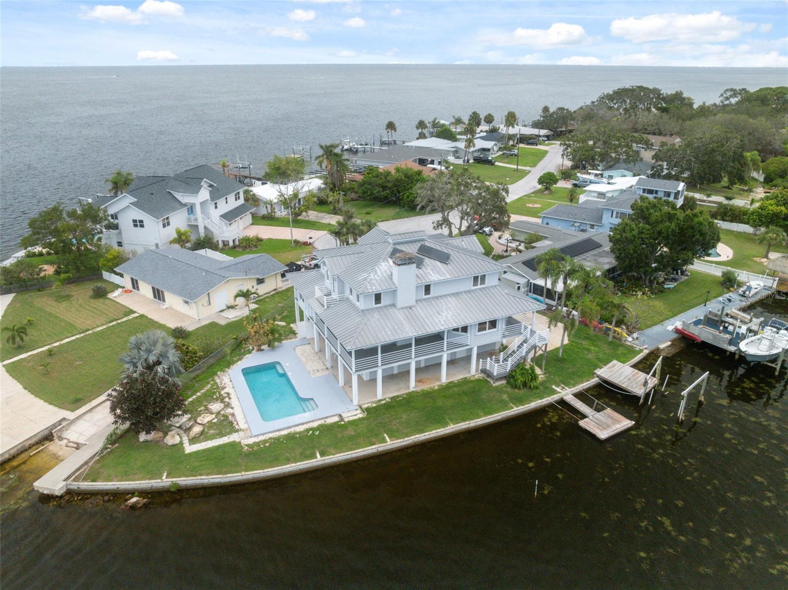 Listing photo id 62 for 1906 Gulfview Drive