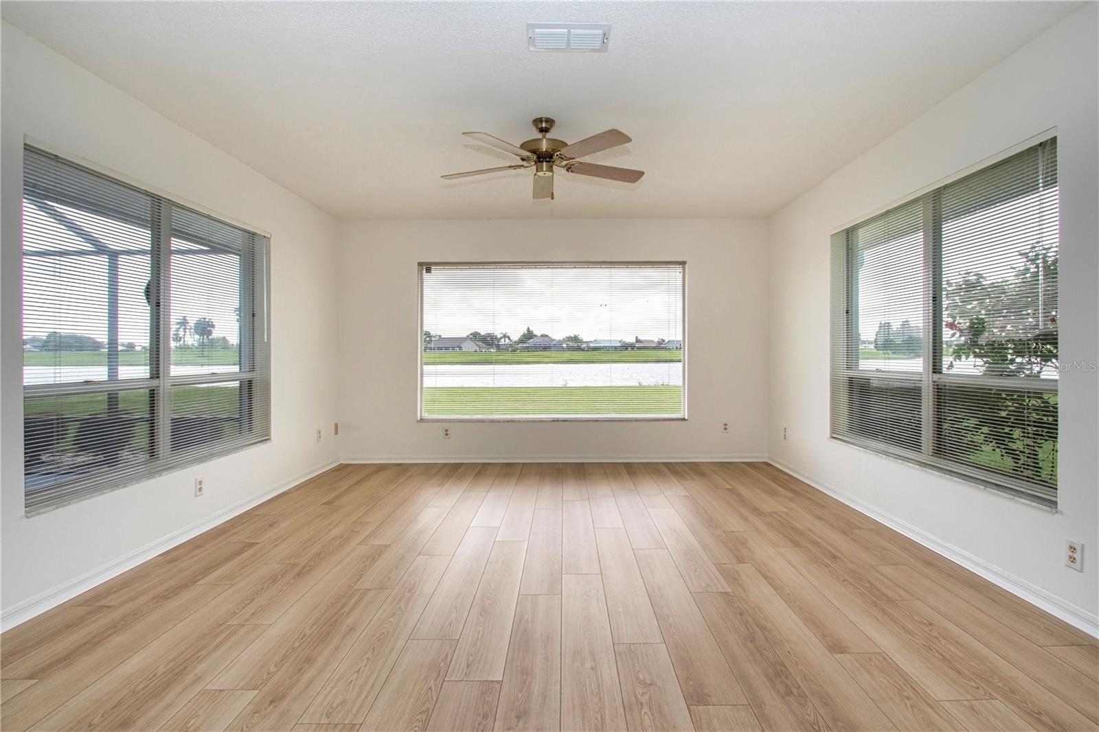 Image 17 of 60 For 2016 New Bedford Drive