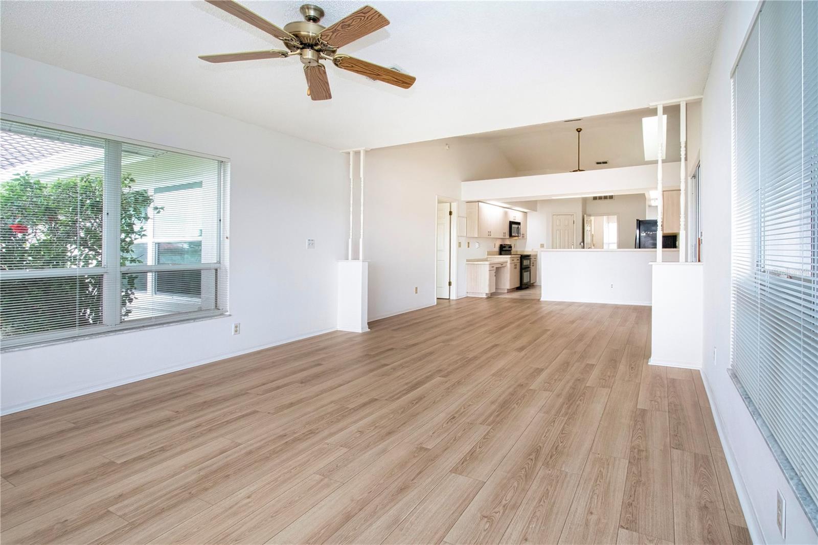 Image 18 of 60 For 2016 New Bedford Drive