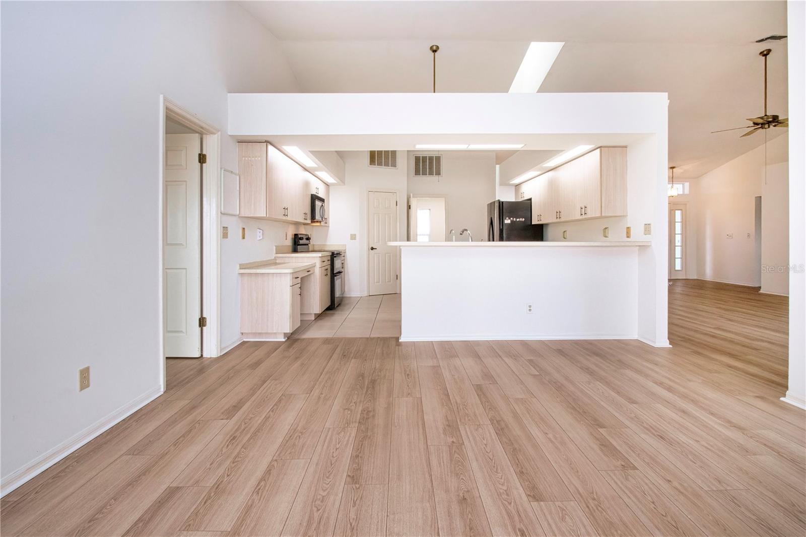 Image 20 of 60 For 2016 New Bedford Drive