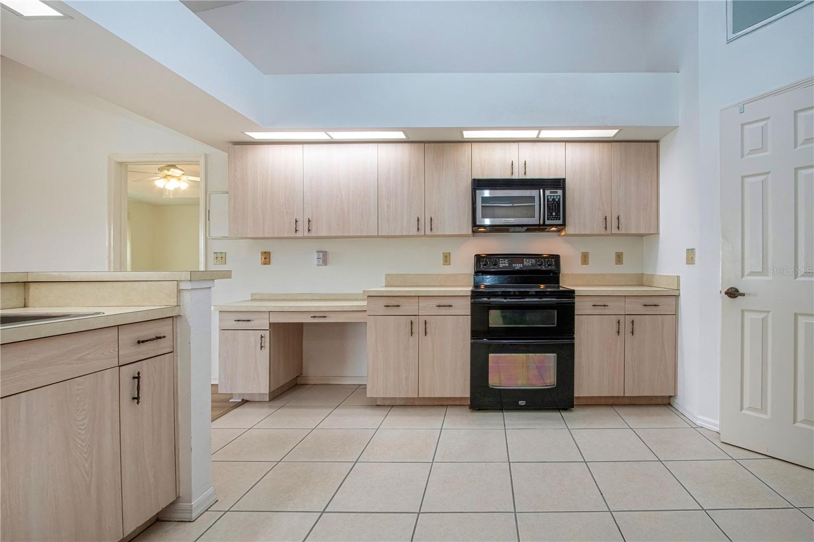 Image 21 of 60 For 2016 New Bedford Drive