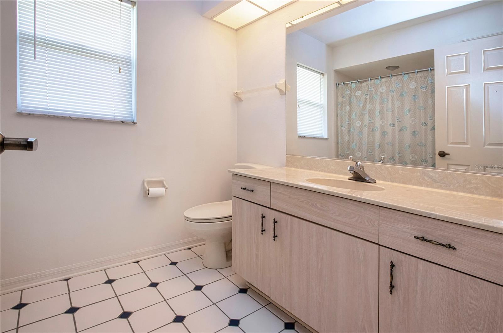 Image 38 of 60 For 2016 New Bedford Drive