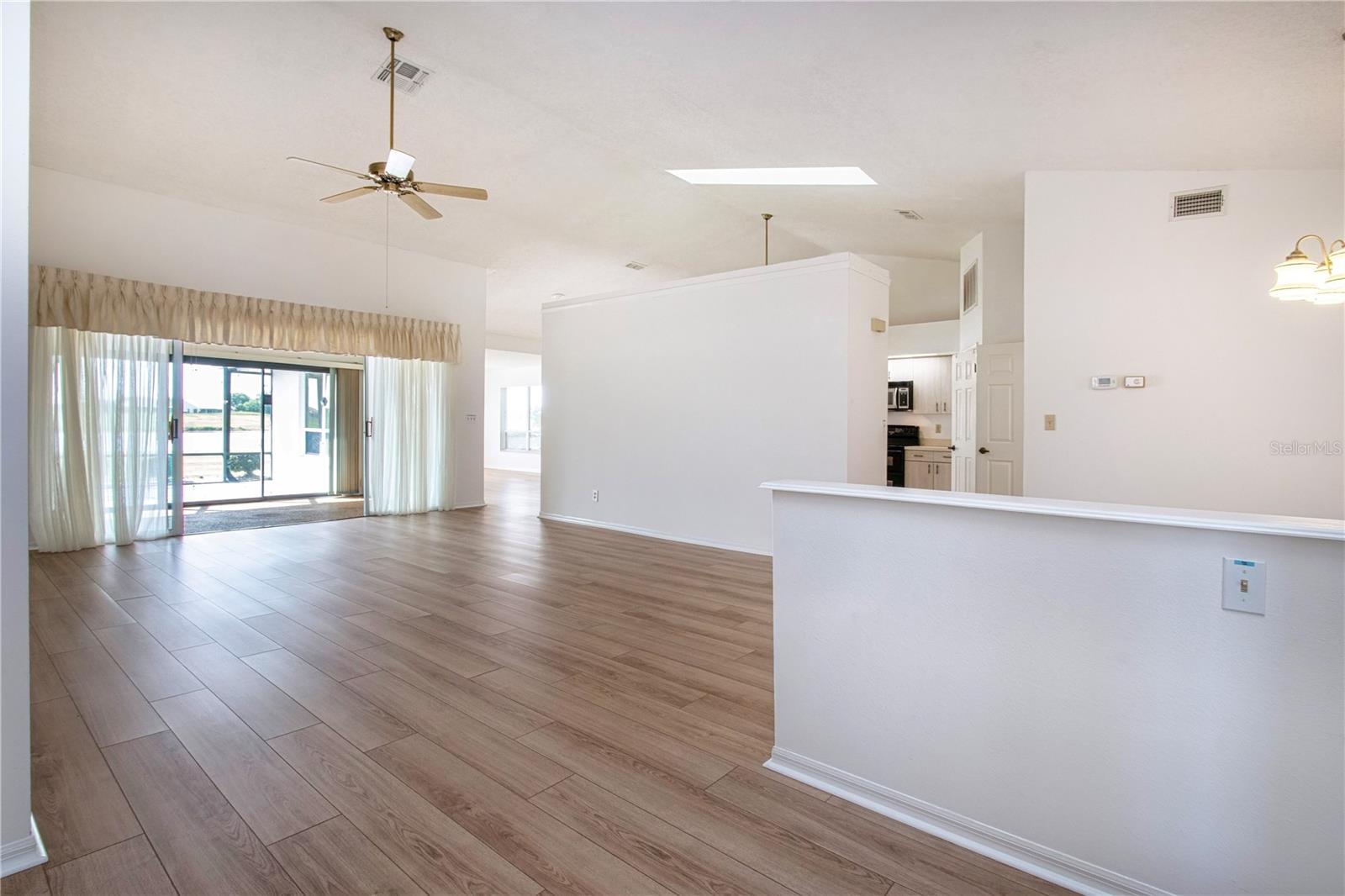Image 5 of 60 For 2016 New Bedford Drive