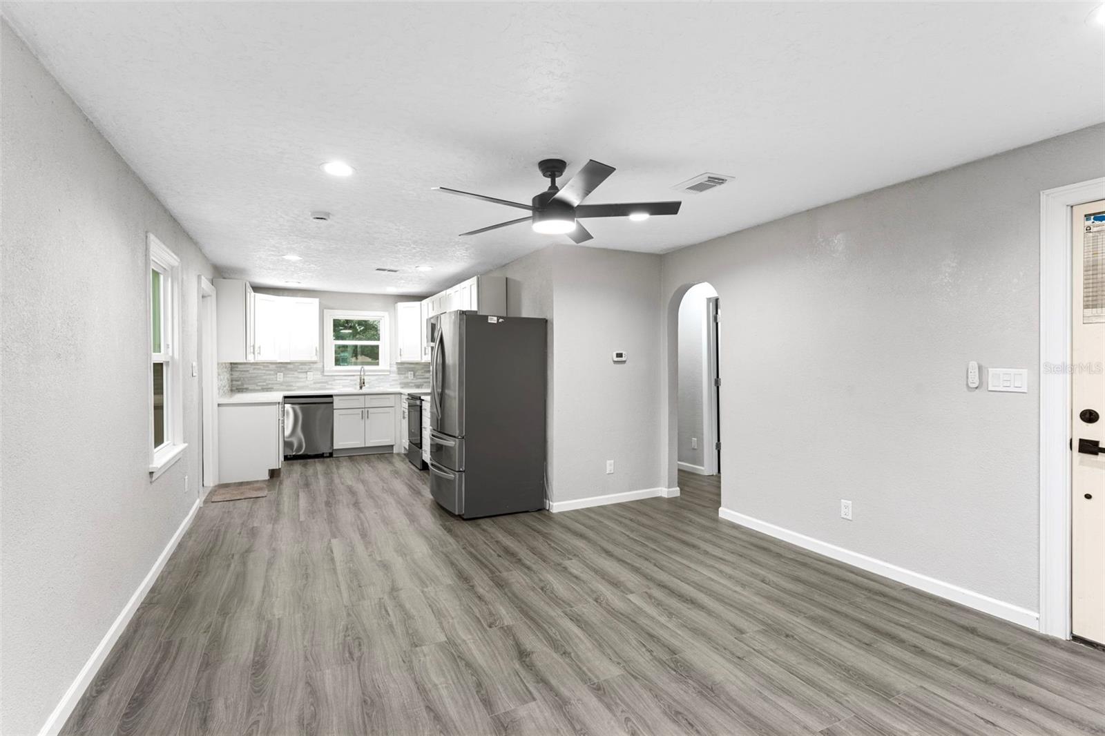 Image 5 of 20 For 1160 Edgewood Drive