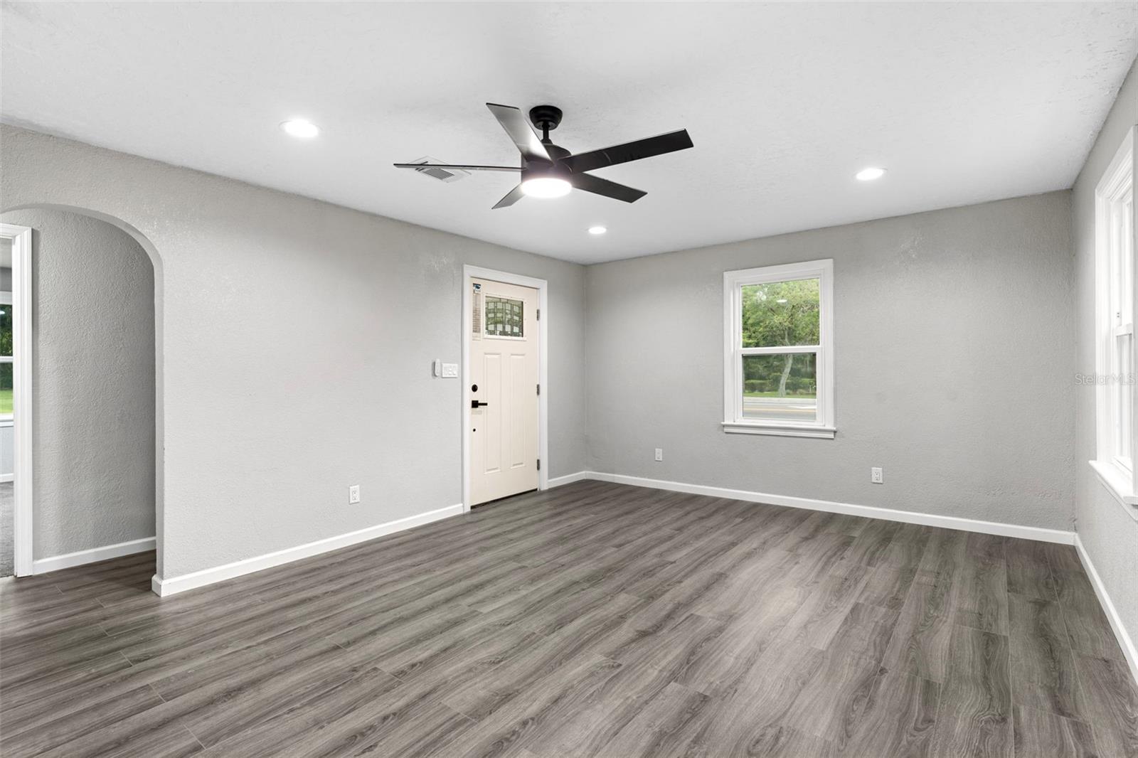 Image 6 of 20 For 1160 Edgewood Drive