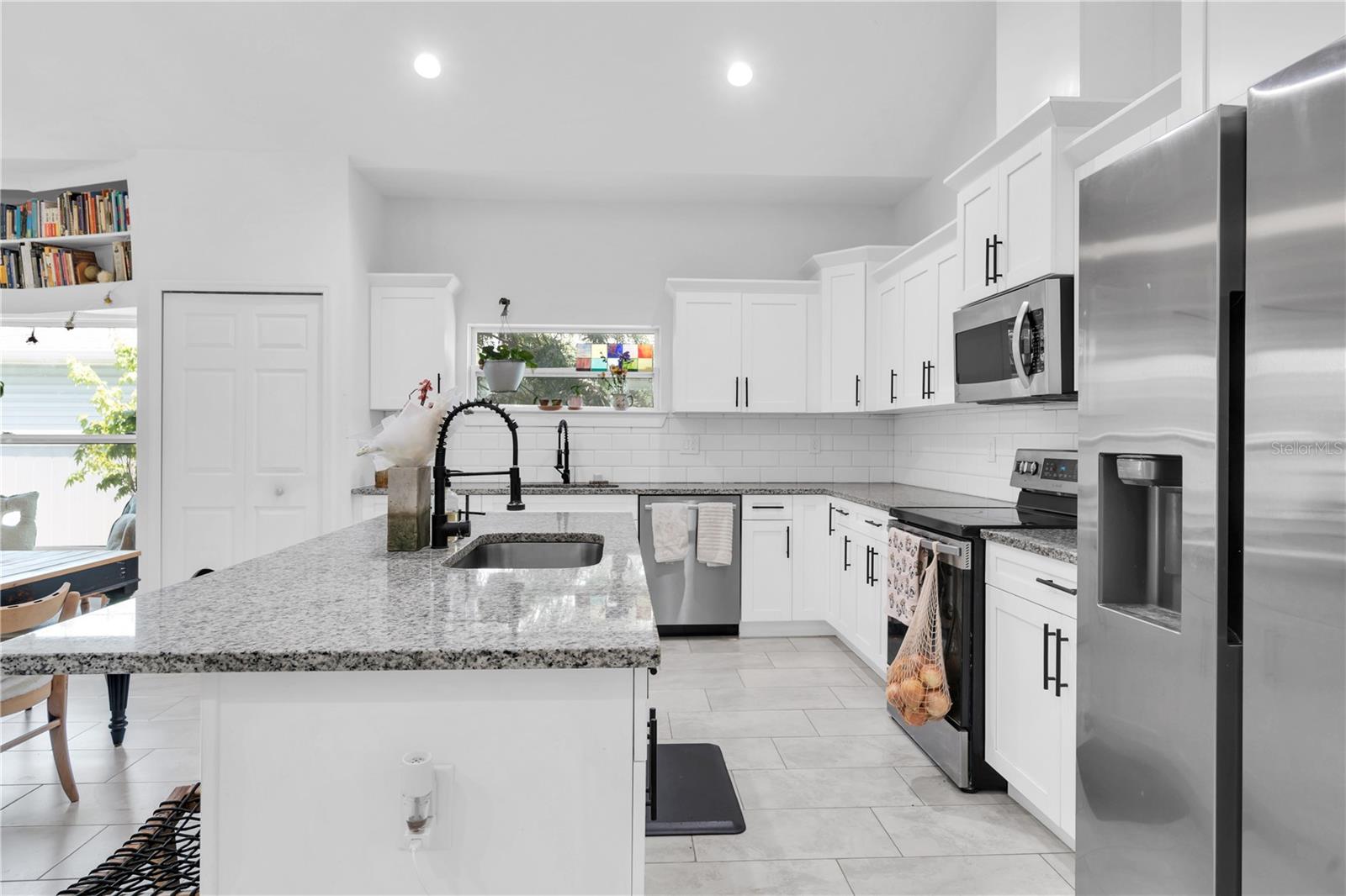 Image 11 of 43 For 1111 Melrose Avenue S