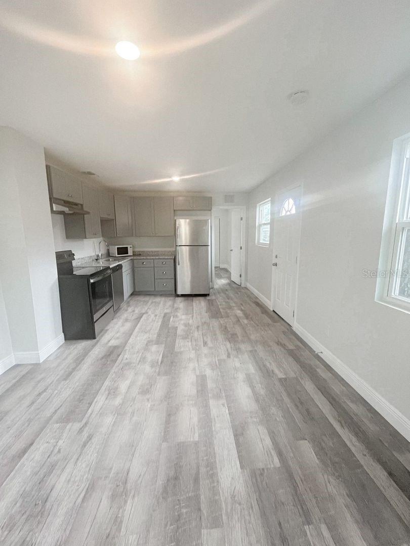 Image 3 of 11 For 1514 38th Avenue N