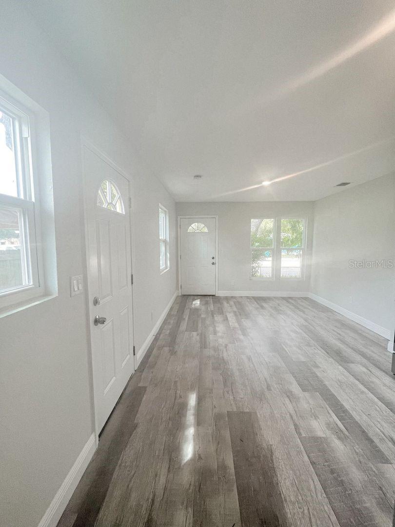 Image 5 of 11 For 1514 38th Avenue N
