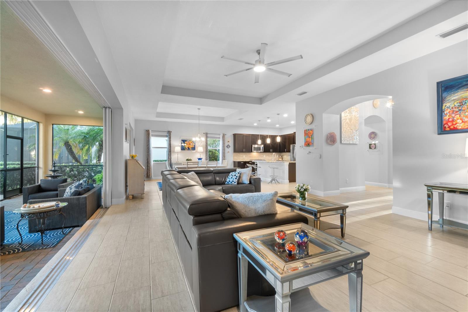 Image 11 of 65 For 933 Riverscape Street