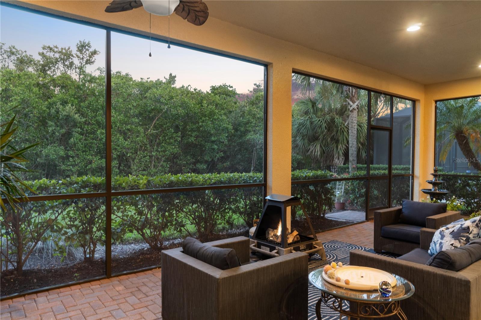 Image 14 of 65 For 933 Riverscape Street