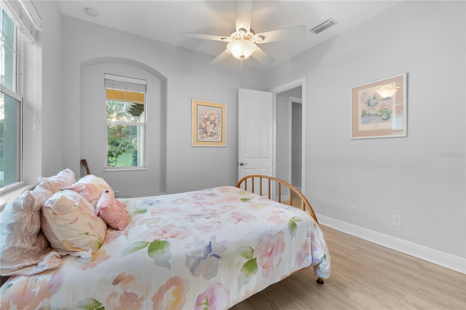Image 30 of 65 For 933 Riverscape Street
