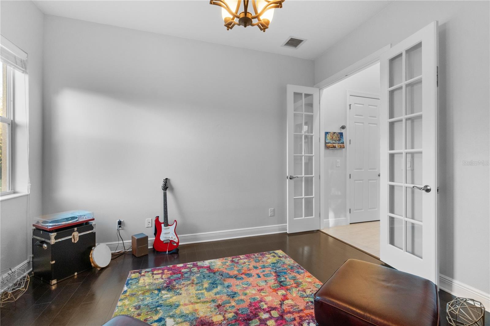 Image 31 of 65 For 933 Riverscape Street
