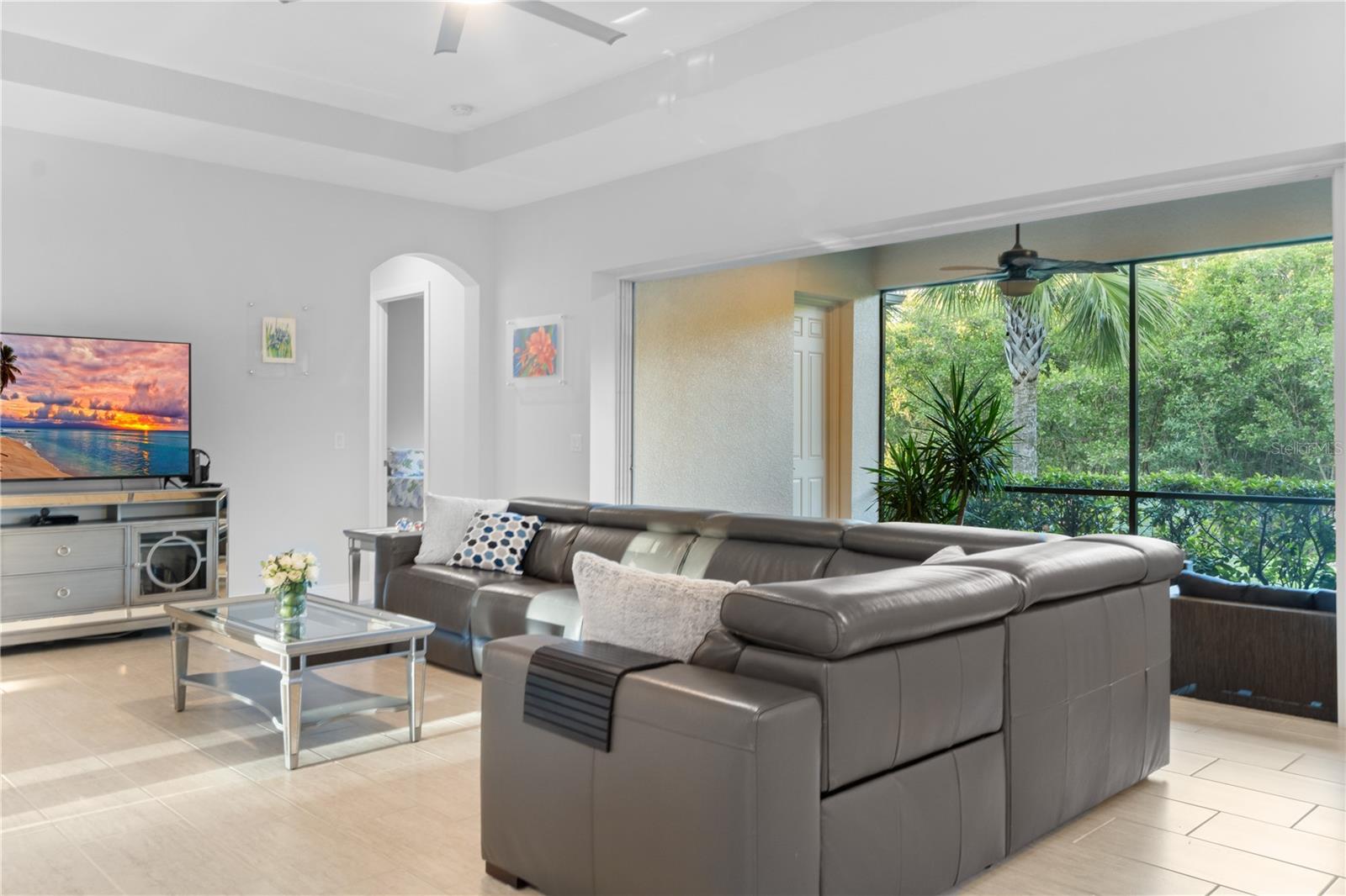 Image 4 of 65 For 933 Riverscape Street