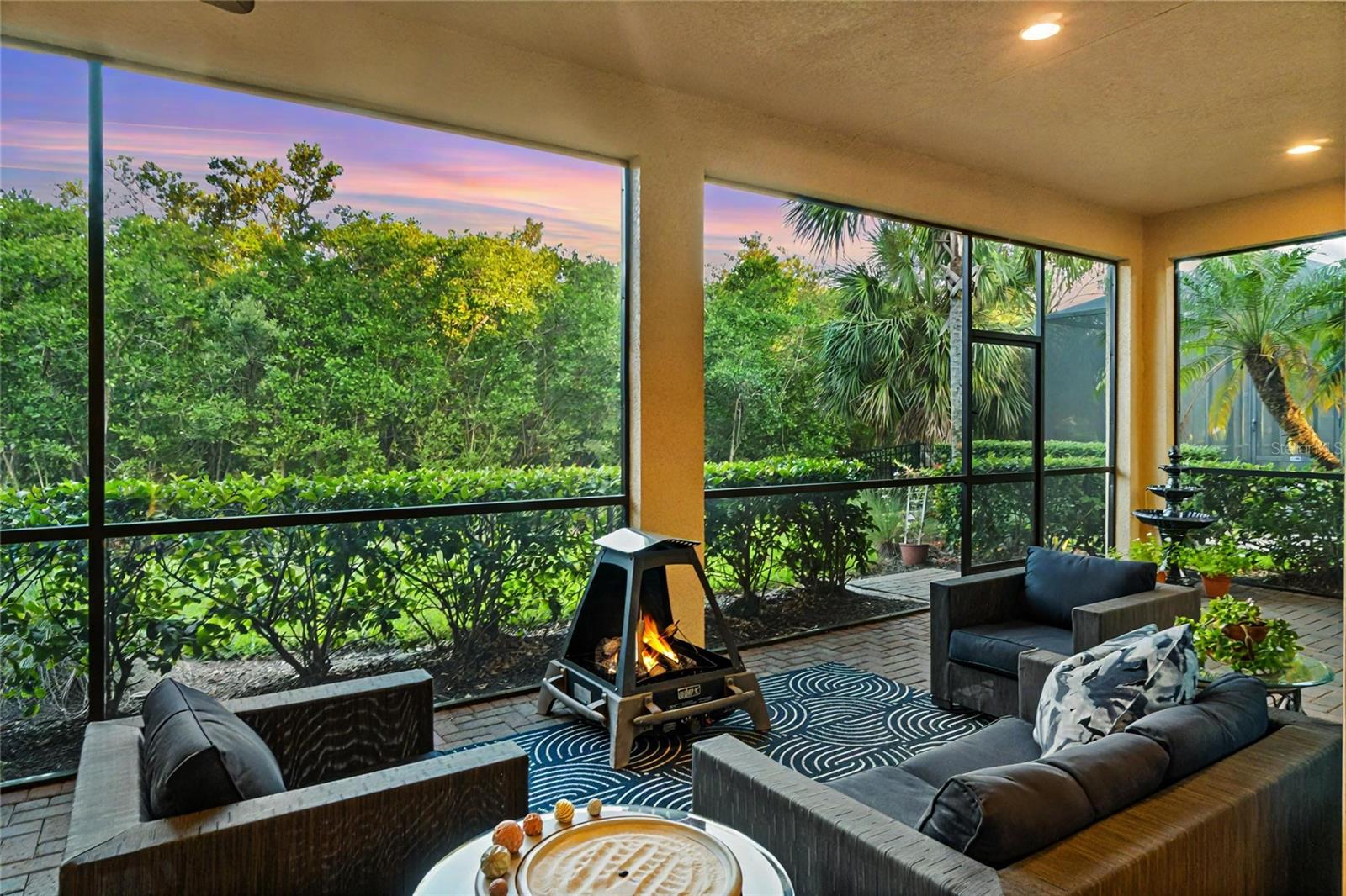 Image 5 of 65 For 933 Riverscape Street