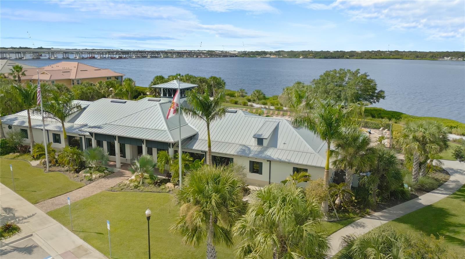 Image 56 of 65 For 933 Riverscape Street