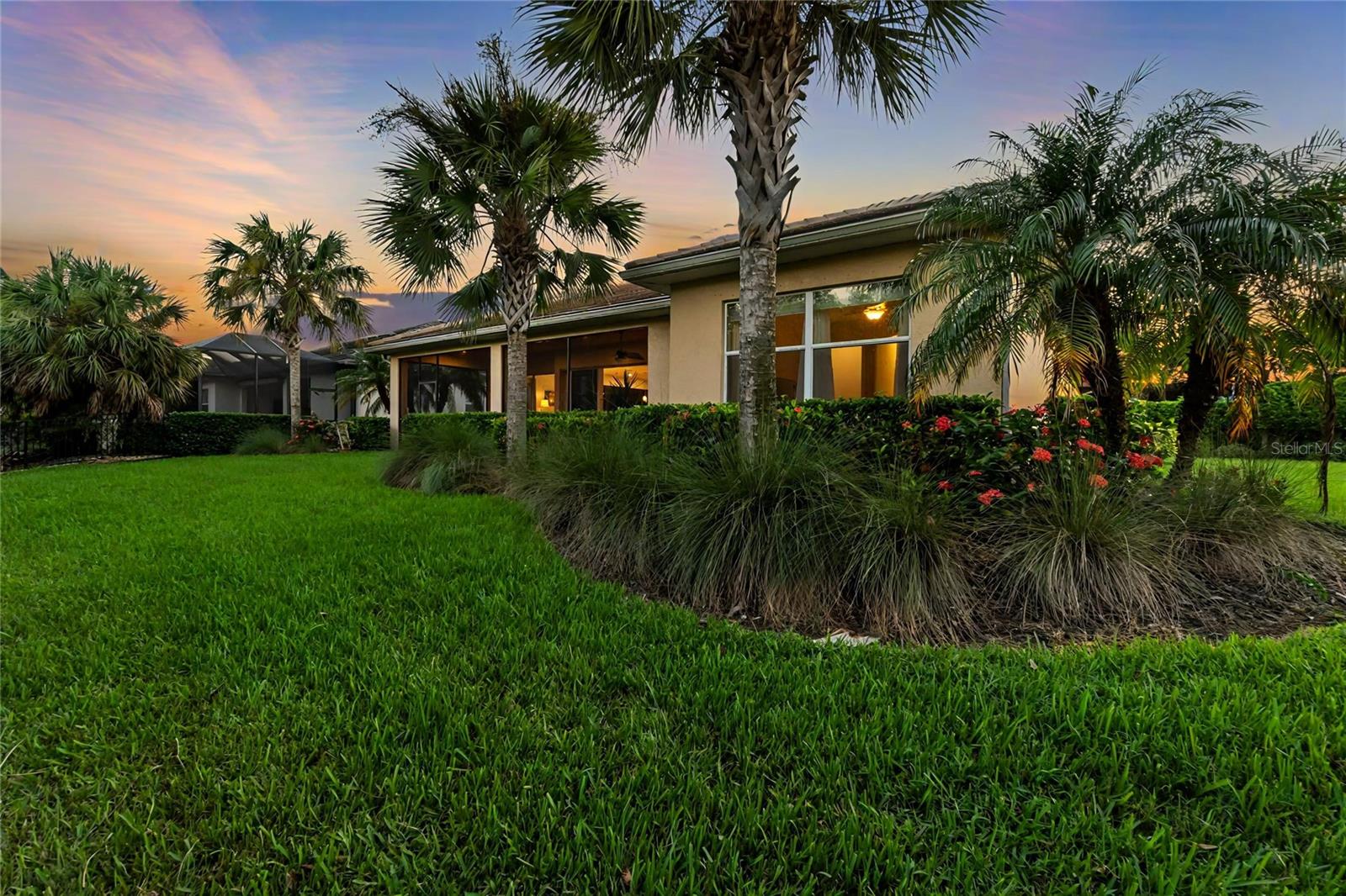 Image 6 of 65 For 933 Riverscape Street