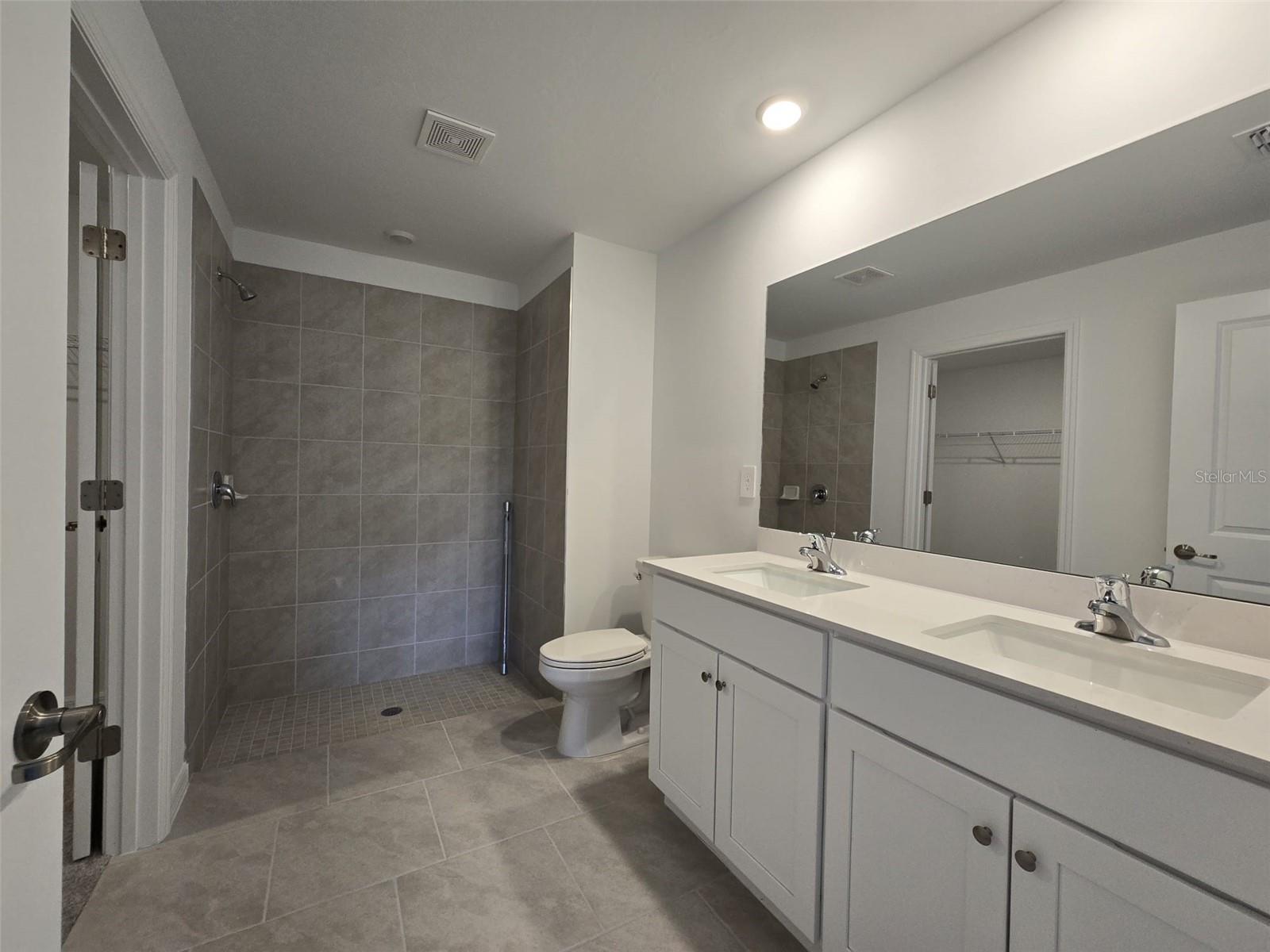 Image 15 of 20 For 3403 34 Street Sw