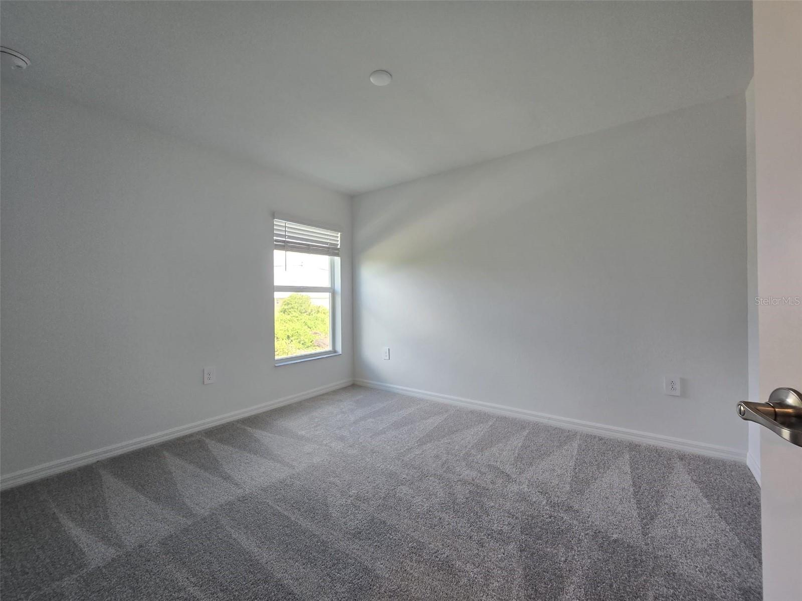 Image 19 of 20 For 3403 34 Street Sw