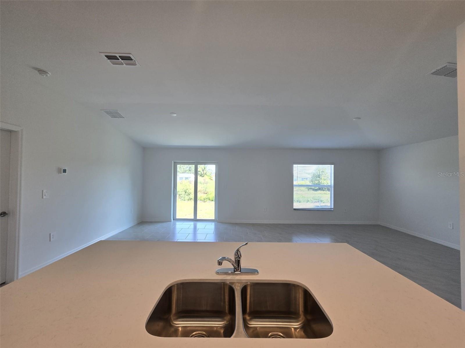 Image 5 of 20 For 3403 34 Street Sw