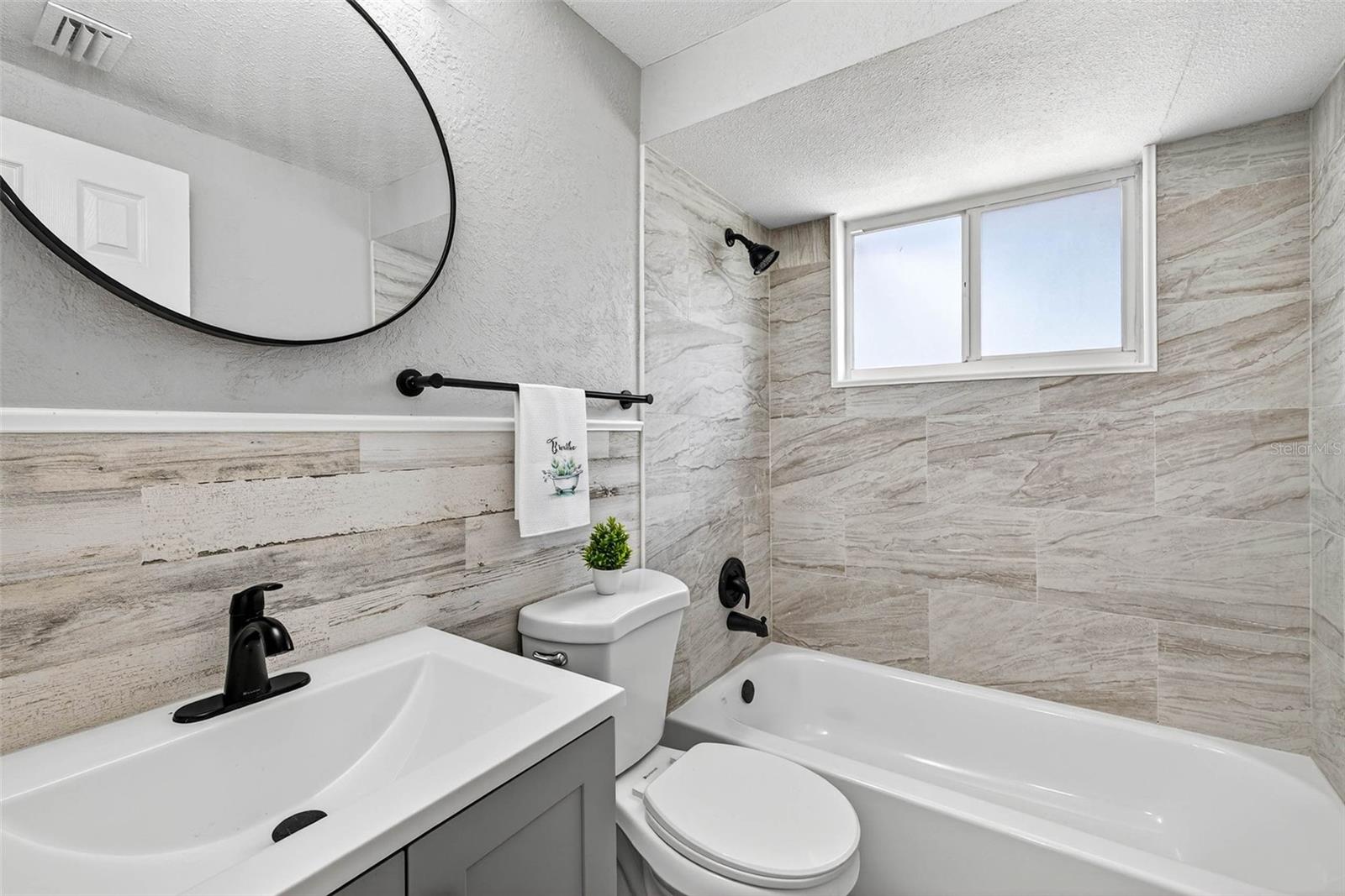 Image 17 of 31 For 9217 Pegasus Avenue