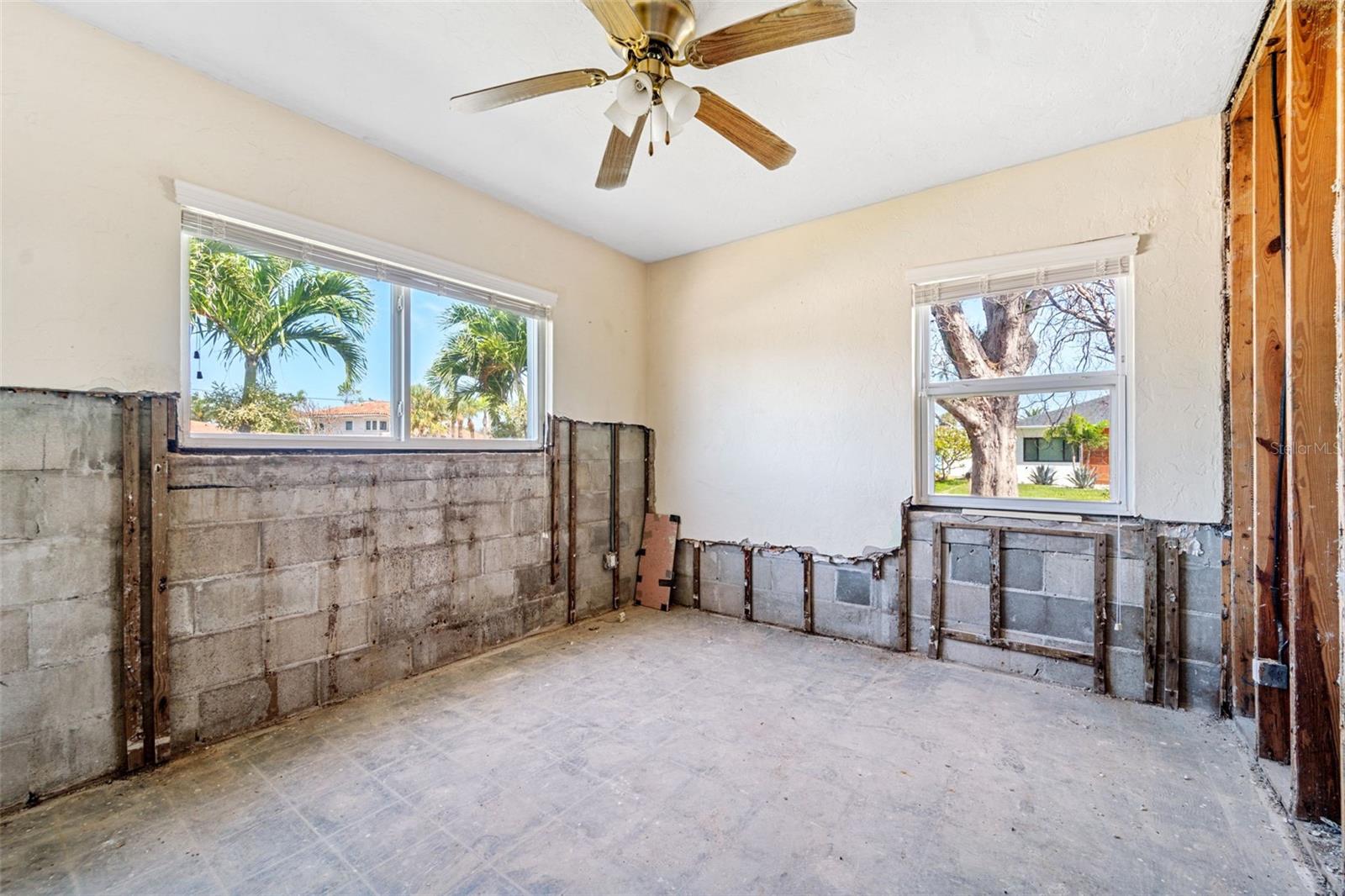 Image 11 of 26 For 8075 Gulf Boulevard