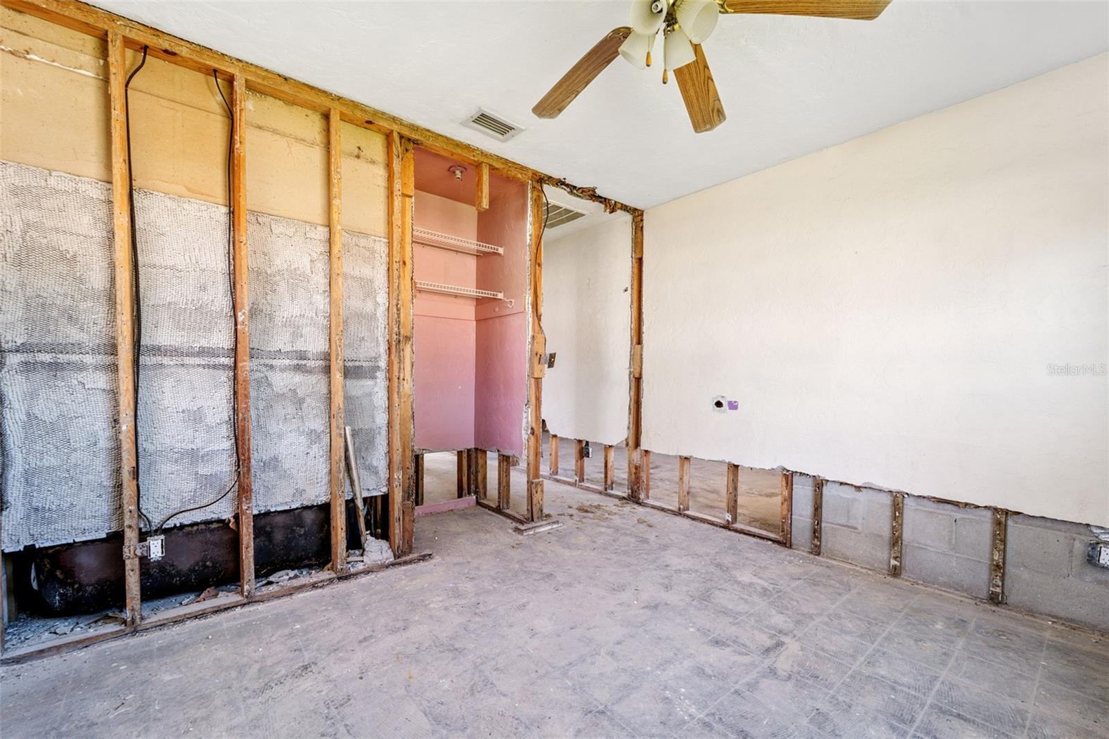 Image 16 of 26 For 8075 Gulf Boulevard