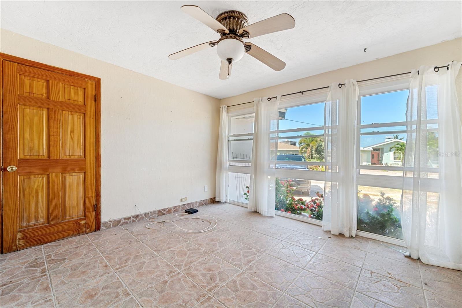 Image 5 of 26 For 8075 Gulf Boulevard