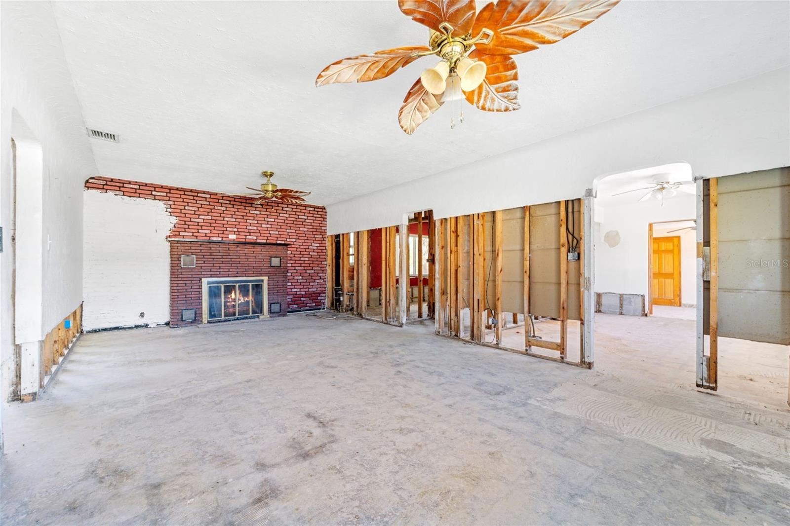 Image 6 of 26 For 8075 Gulf Boulevard