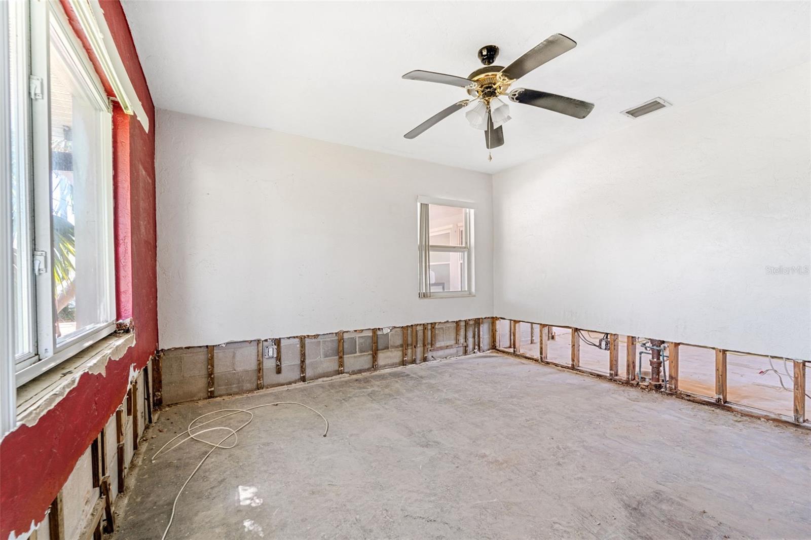 Image 8 of 26 For 8075 Gulf Boulevard