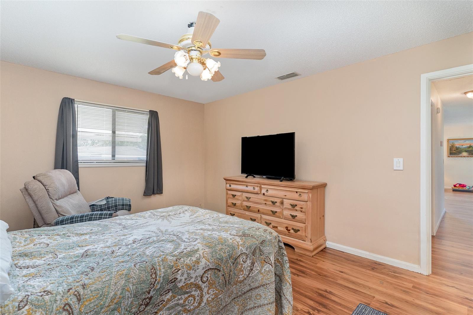 Image 18 of 29 For 8917 103rd Lane