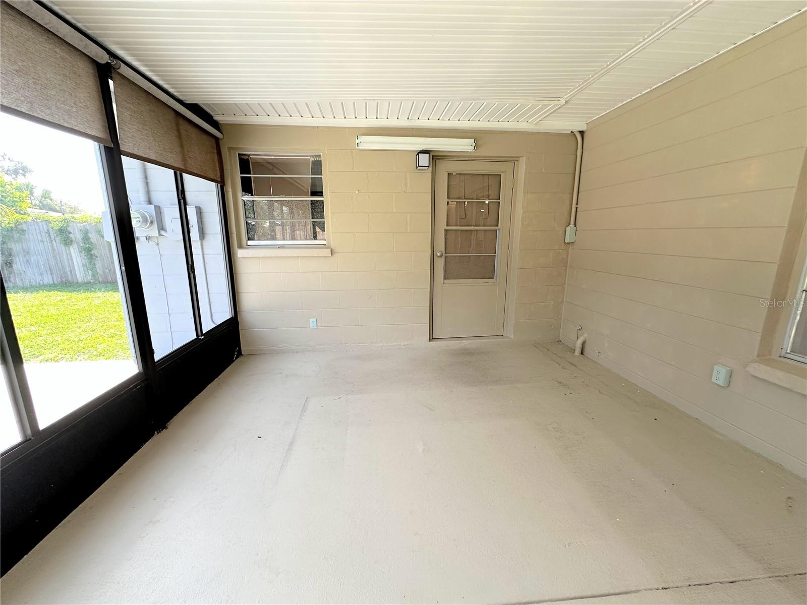 Image 32 of 42 For 1738 Tyrone Boulevard N