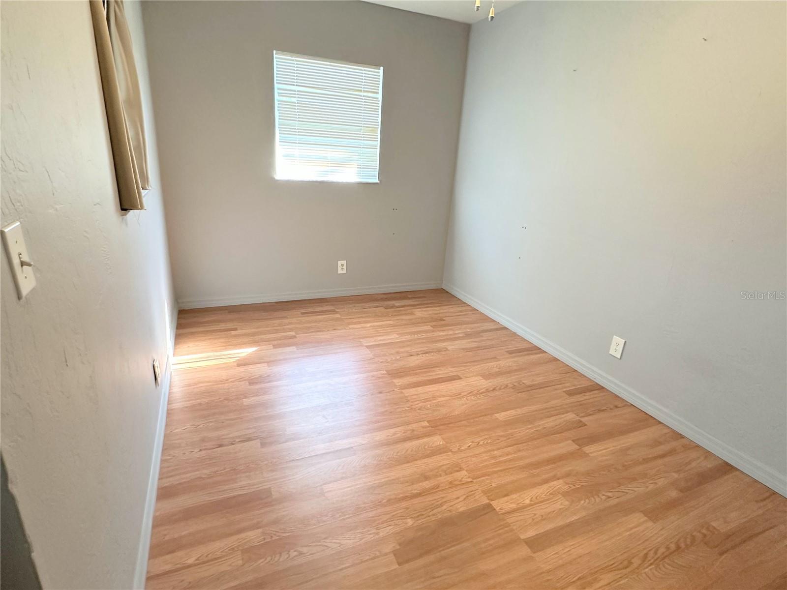 Image 34 of 42 For 1738 Tyrone Boulevard N