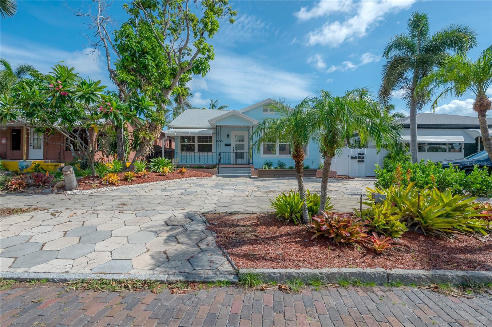 Details for 2421 Burlington Avenue N, ST PETERSBURG, FL 33713