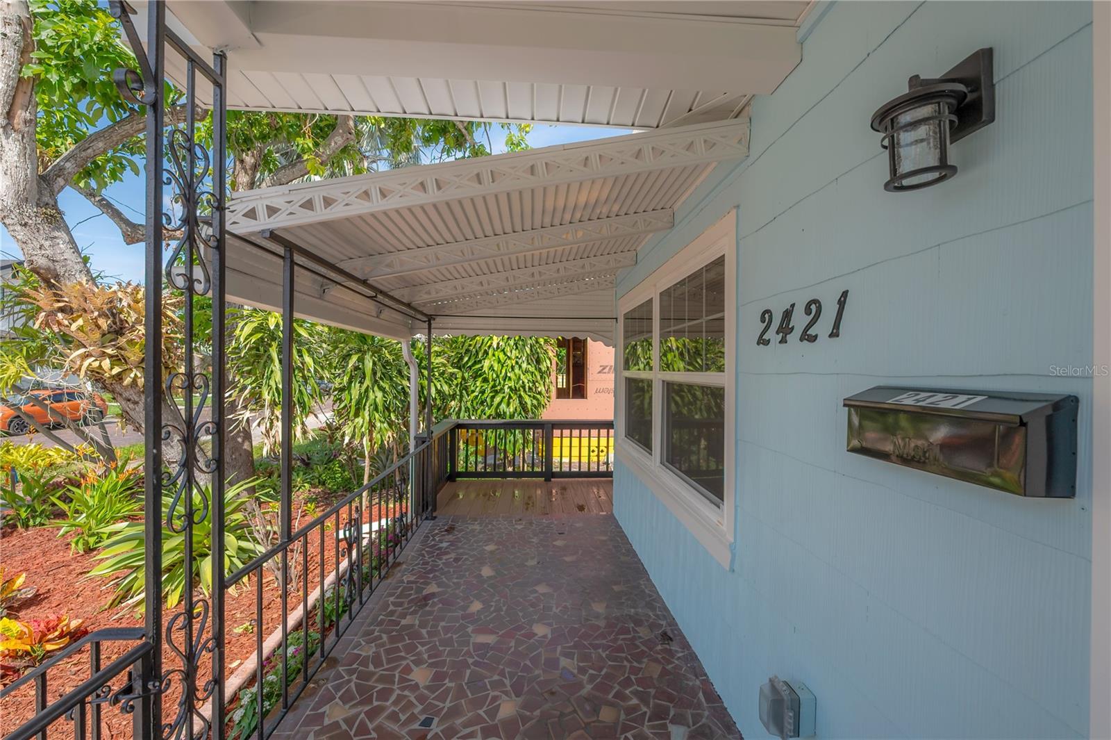 Image 14 of 70 For 2421 Burlington Avenue N