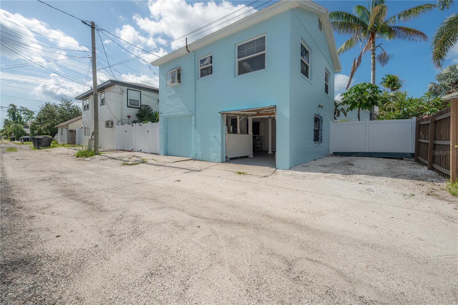 Image 68 of 70 For 2421 Burlington Avenue N