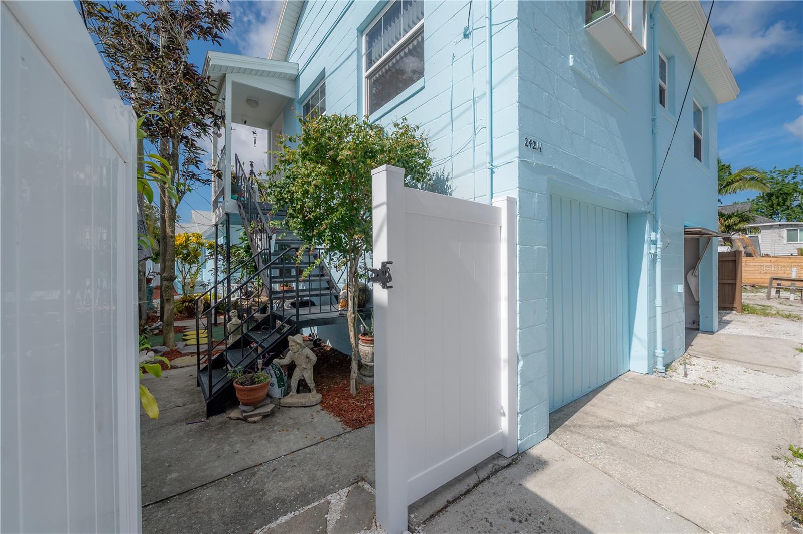 Image 69 of 70 For 2421 Burlington Avenue N