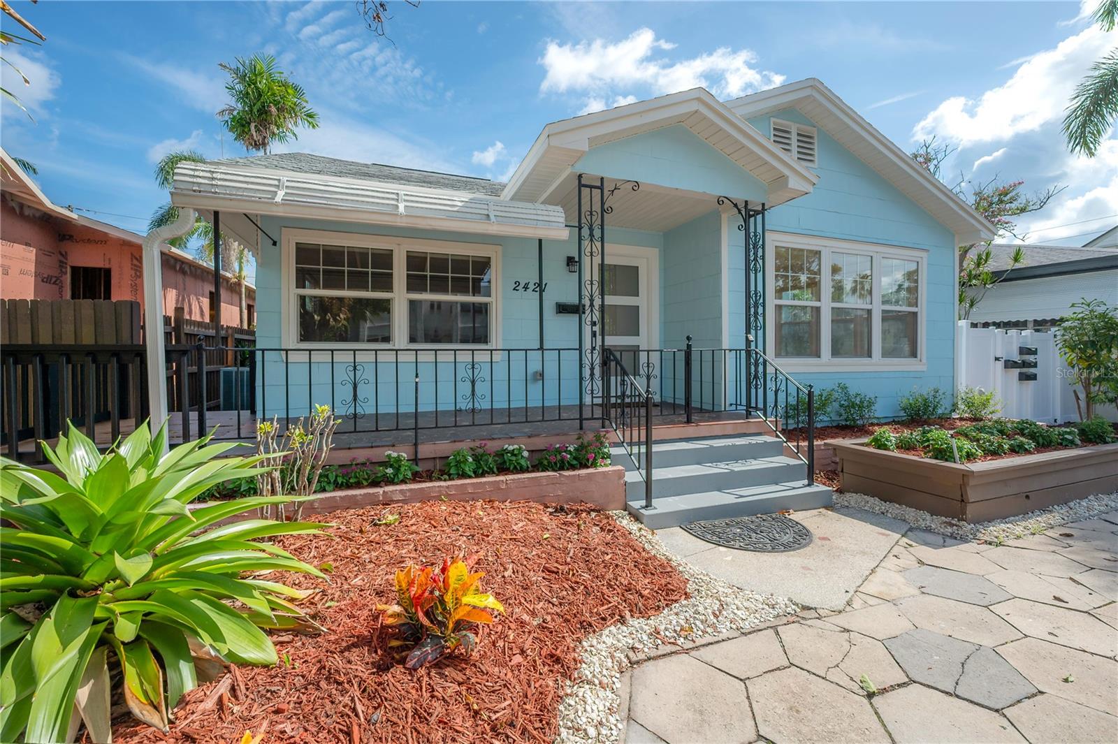 Image 9 of 70 For 2421 Burlington Avenue N