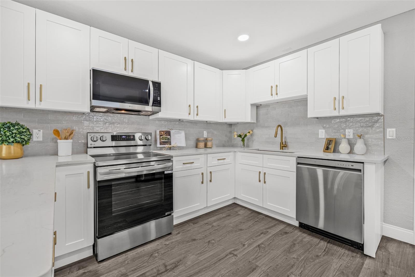 Image 10 of 27 For 1302 22nd Avenue N