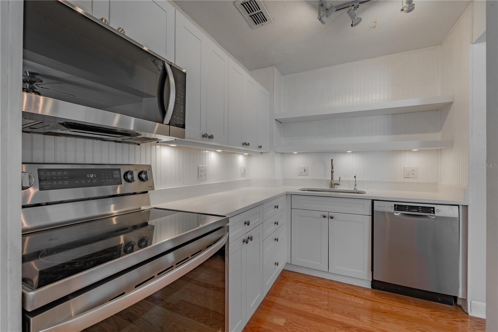 Image 10 of 29 For 715 Virginia Avenue