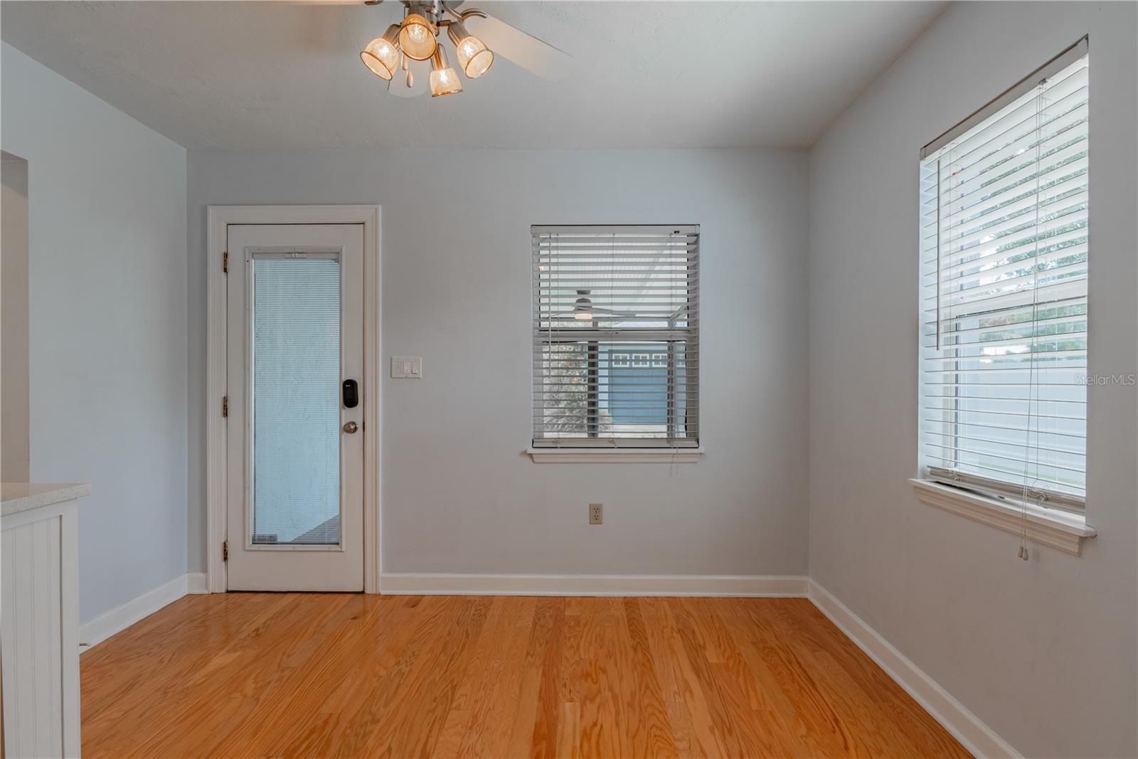 Image 14 of 29 For 715 Virginia Avenue