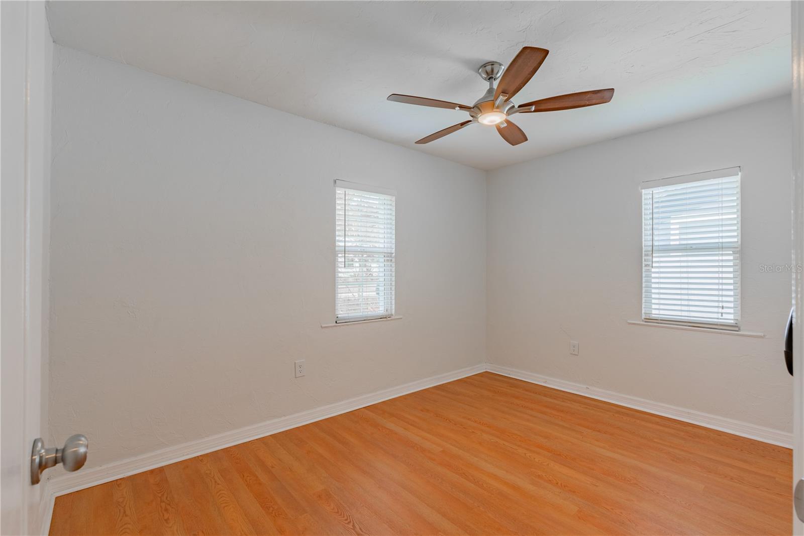 Image 15 of 29 For 715 Virginia Avenue