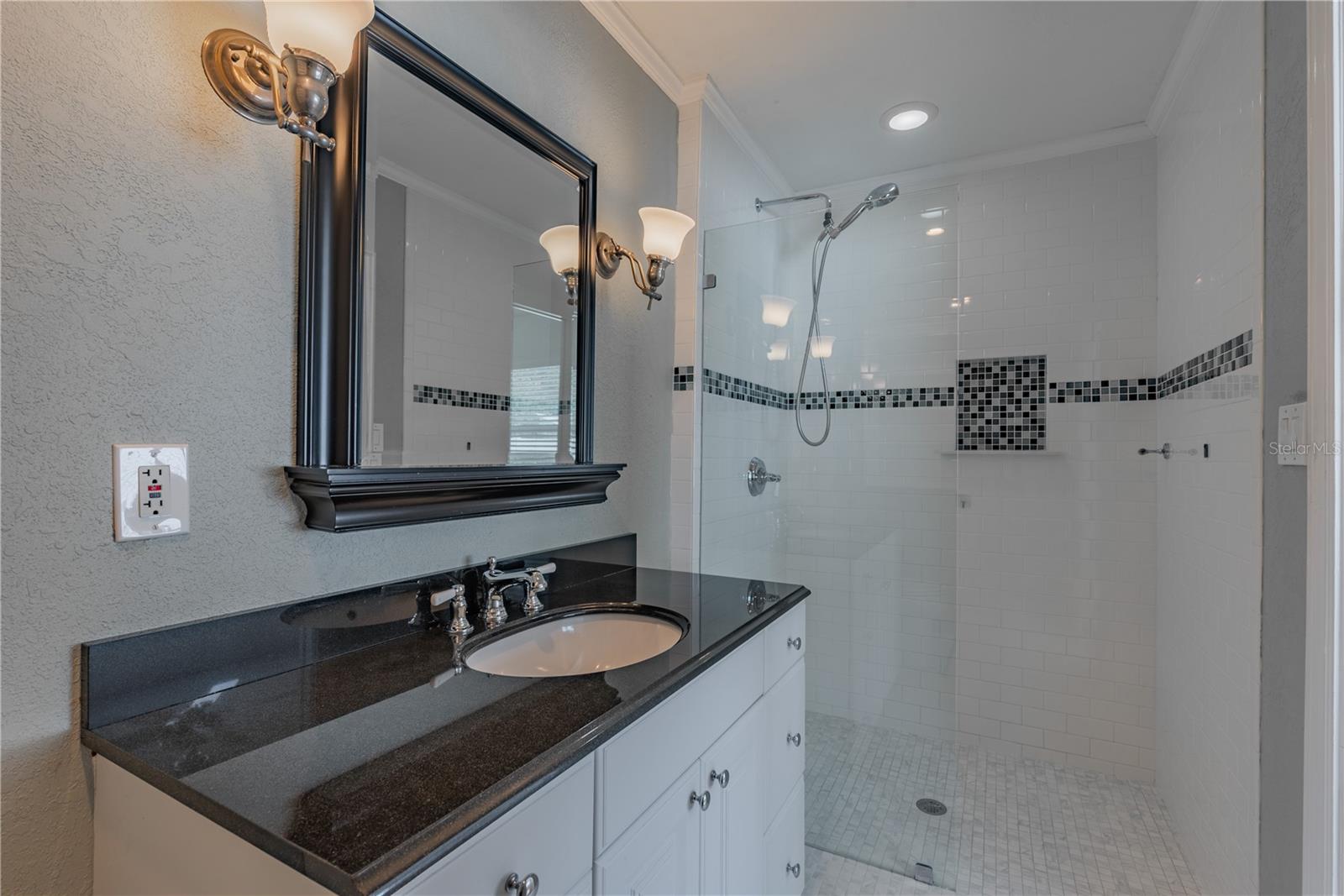Image 22 of 29 For 715 Virginia Avenue