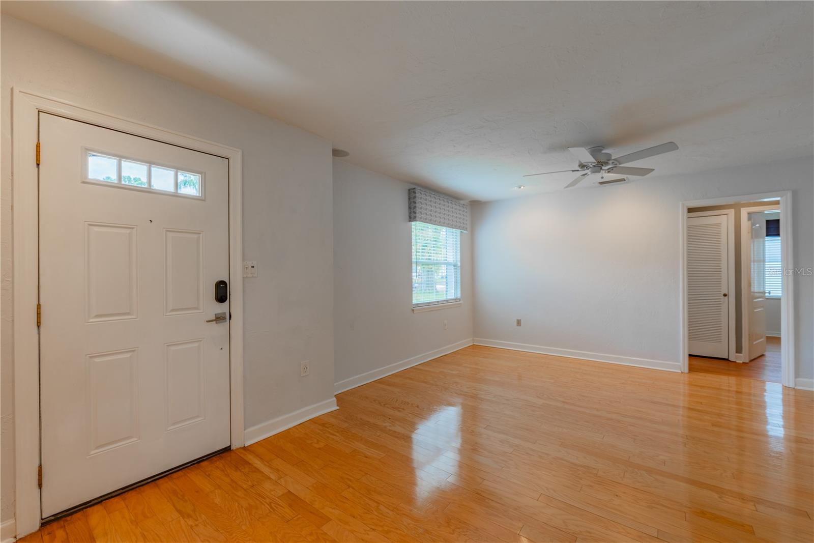 Image 7 of 29 For 715 Virginia Avenue