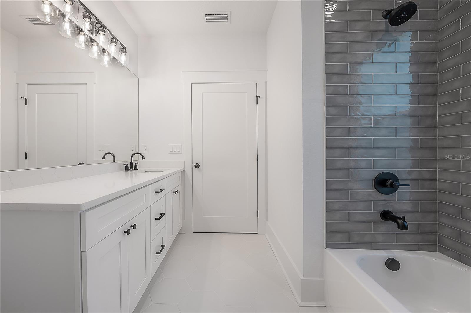 Image 36 of 48 For 807 Ida Street 2