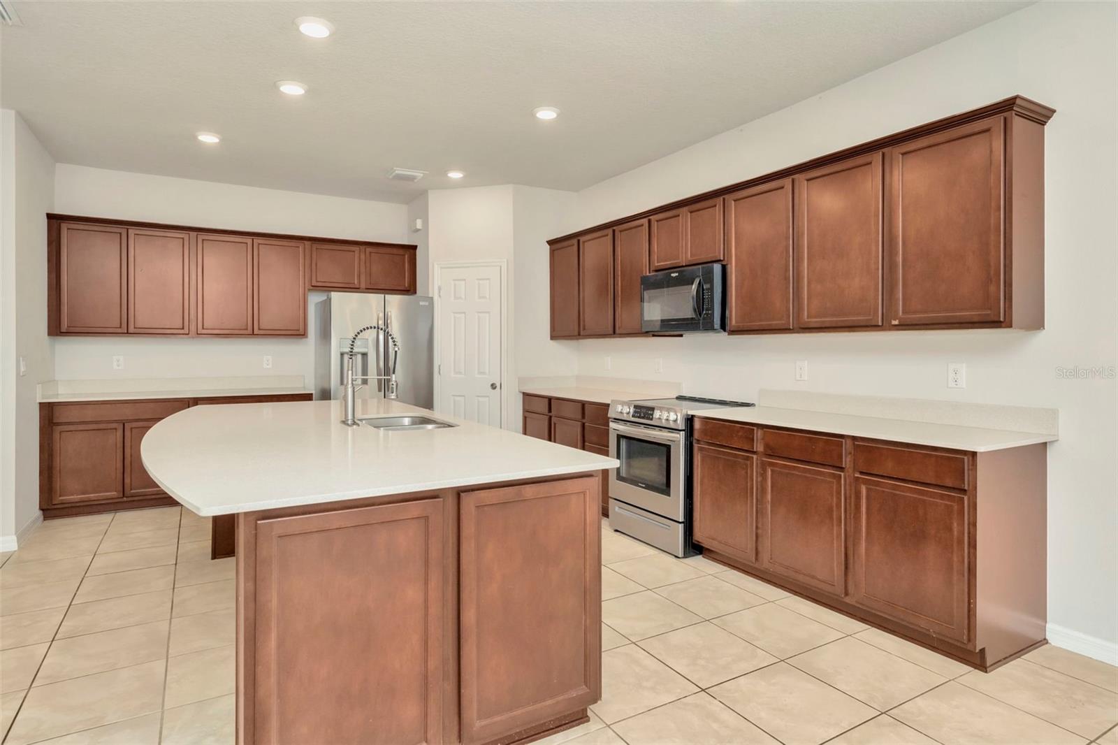 Image 14 of 60 For 18359 Cortes Creek Boulevard