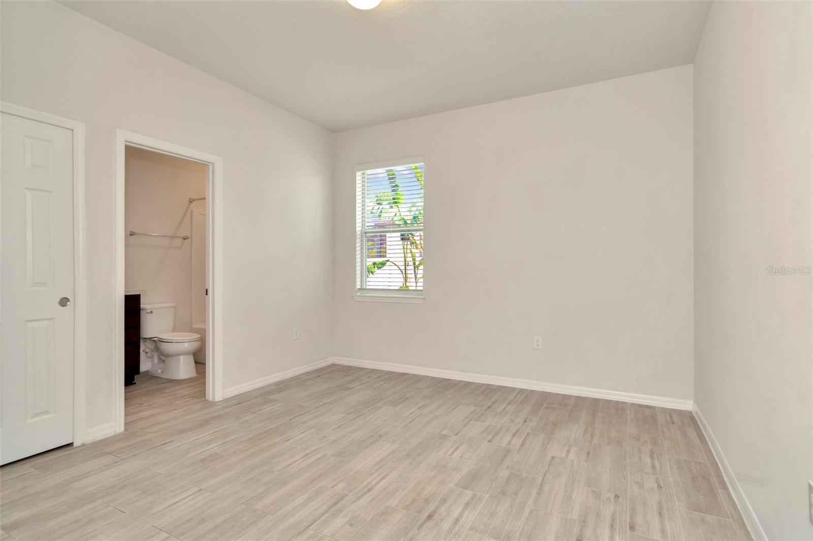 Image 30 of 60 For 18359 Cortes Creek Boulevard